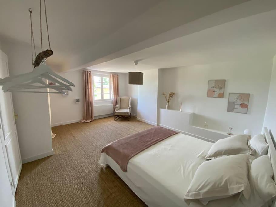 Chai Nous ! Maison Renovee Sur Un Domaine Viticole Proche De Saint Emilion ガルドガン＝エ＝トゥルティラック エクステリア 写真