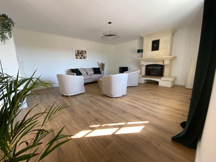 Chai Nous ! Maison Renovee Sur Un Domaine Viticole Proche De Saint Emilion ガルドガン＝エ＝トゥルティラック エクステリア 写真