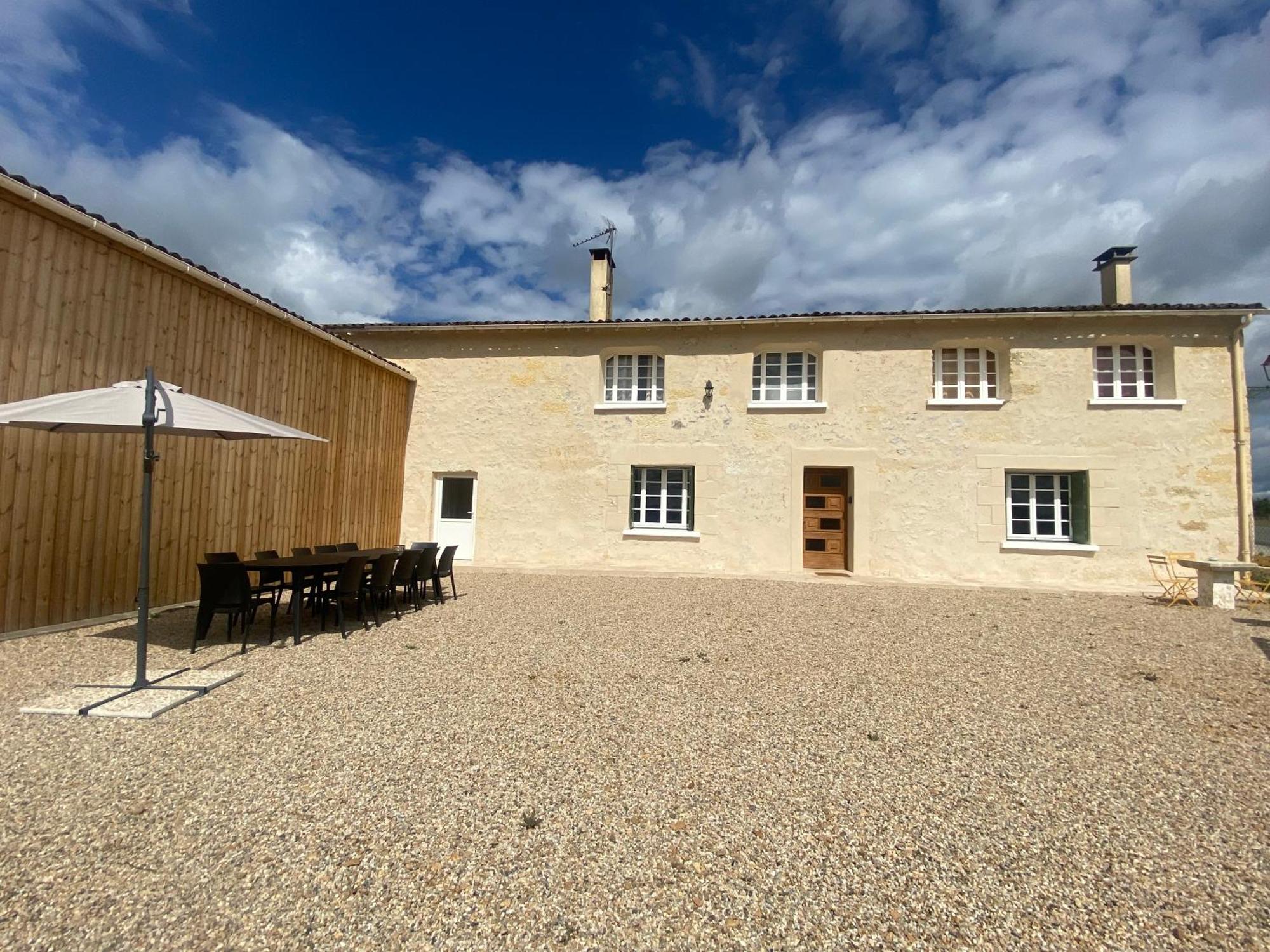 Chai Nous ! Maison Renovee Sur Un Domaine Viticole Proche De Saint Emilion ガルドガン＝エ＝トゥルティラック エクステリア 写真